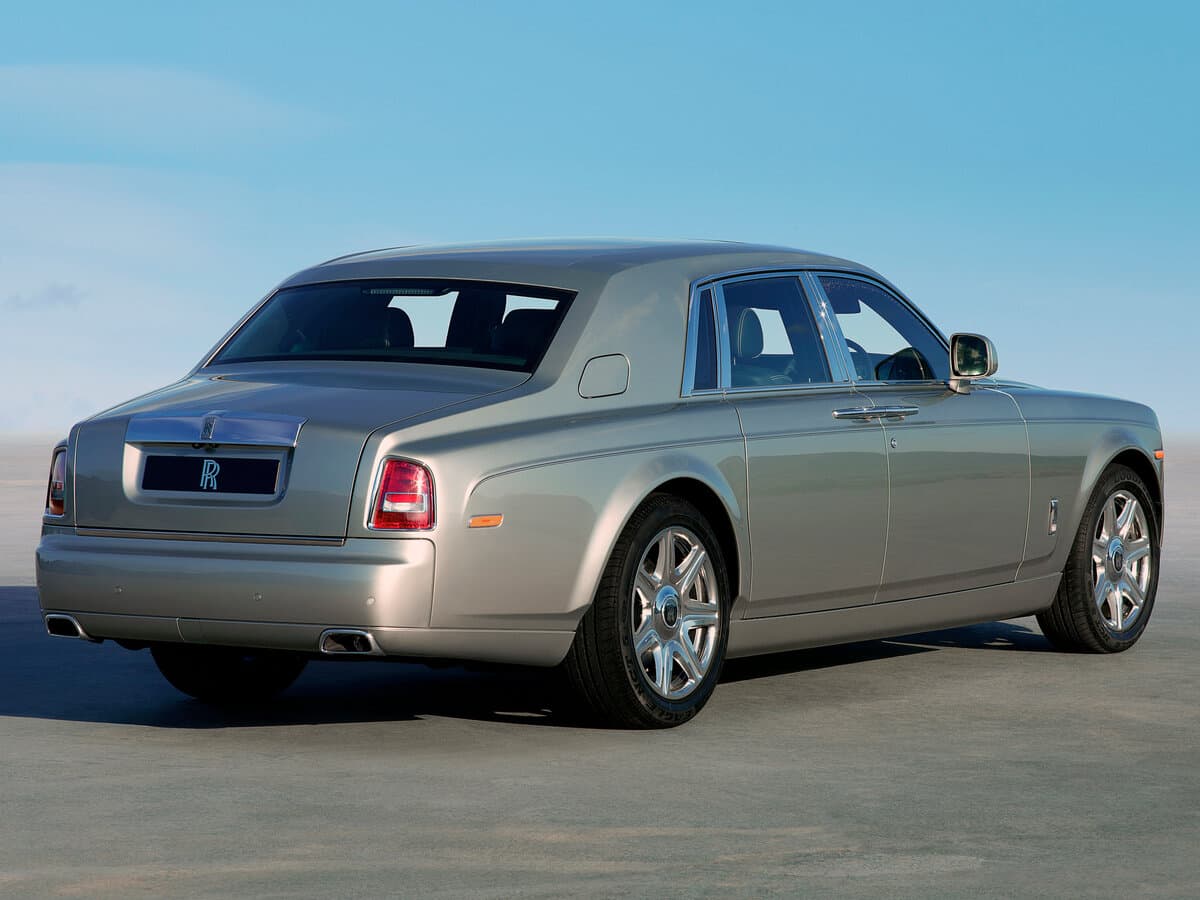 Rolls-Royce Phantom VII Restayling (Series II) — 3/4 arxadan