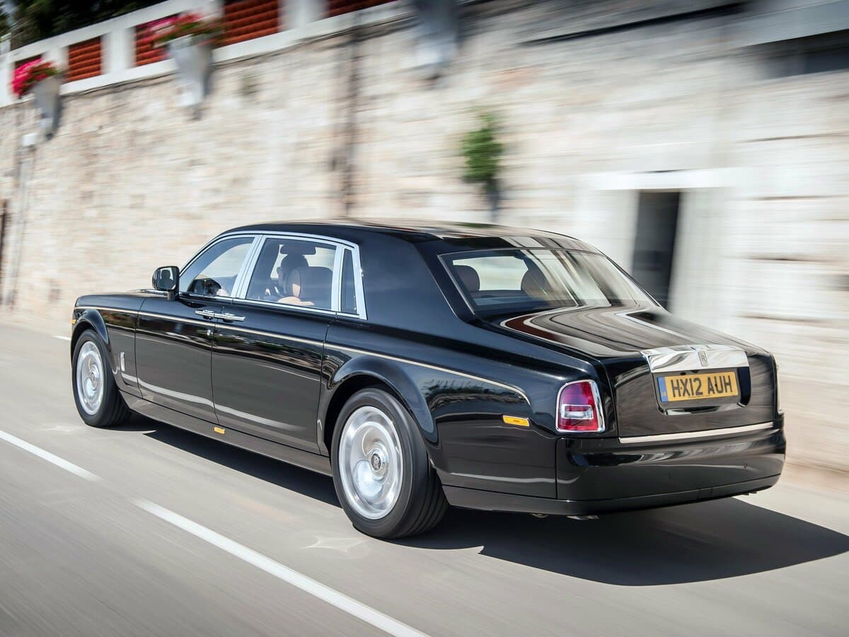 Rolls-Royce Phantom VII Restayling (Series II) — 3/4 arxadan