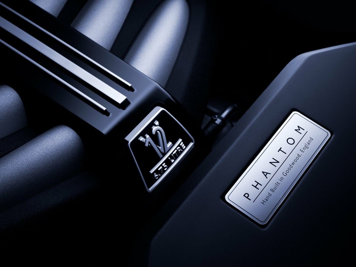 Rolls-Royce Phantom VIII (Series I) — Salon, arxadan