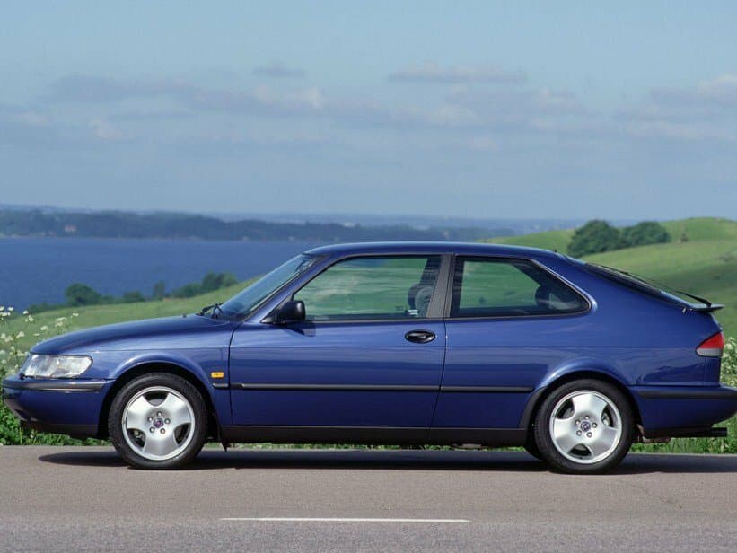 Saab 900 II — Yandan