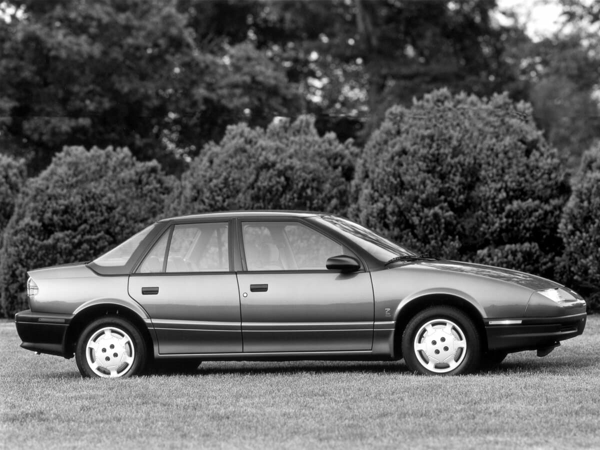 Saturn SL I — Yandan