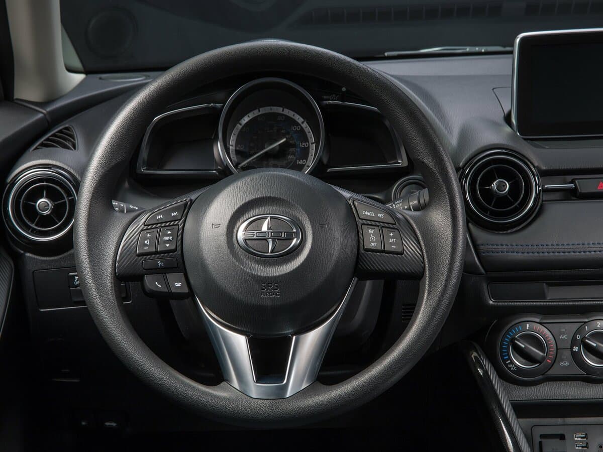 Scion iA 2015 – 2016 — Sükan