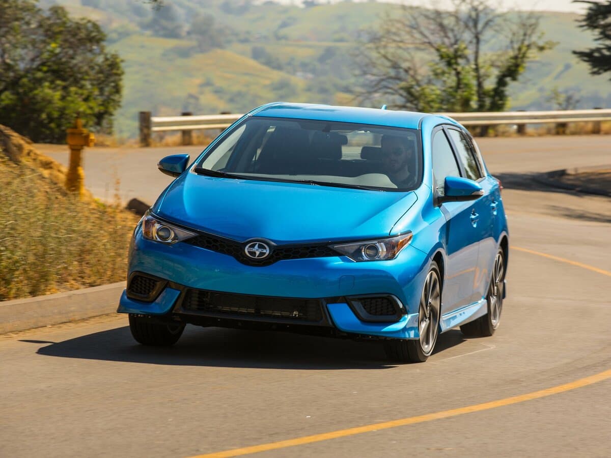 Scion iM 2015 – 2016 — Öndən