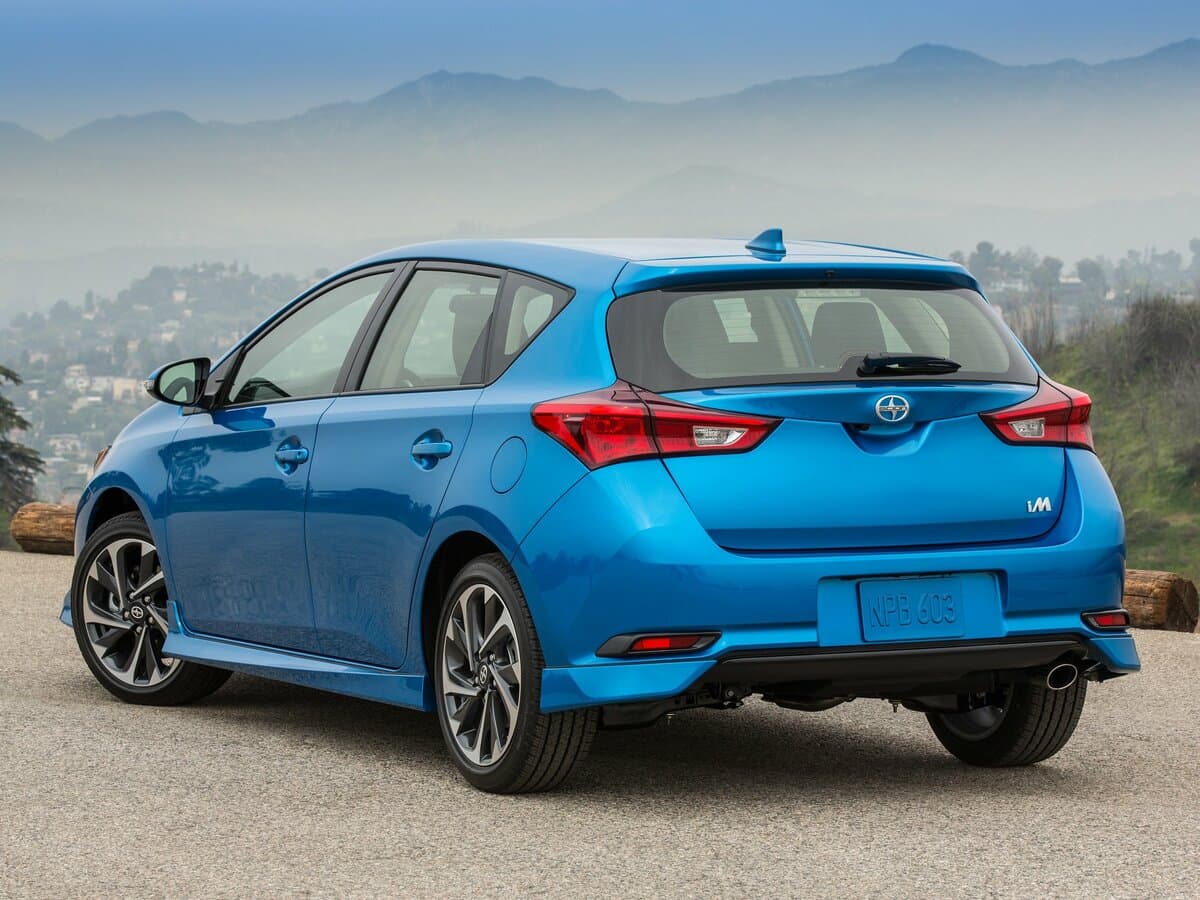 Scion iM 2015 – 2016 — 3/4 arxadan