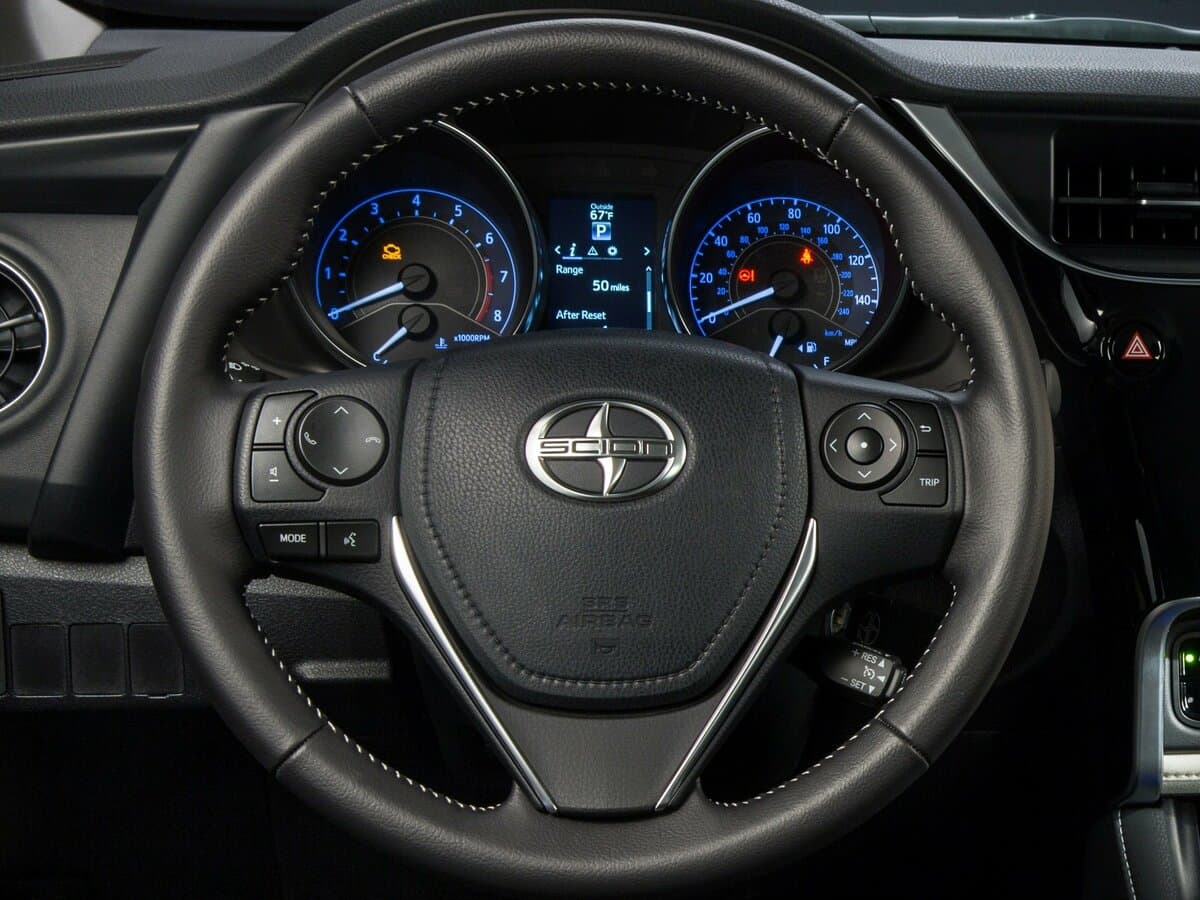 Scion iM 2015 – 2016 — Sükan