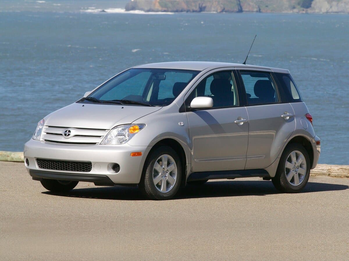Scion xA 2003 – 2006 — Əsas şəkil
