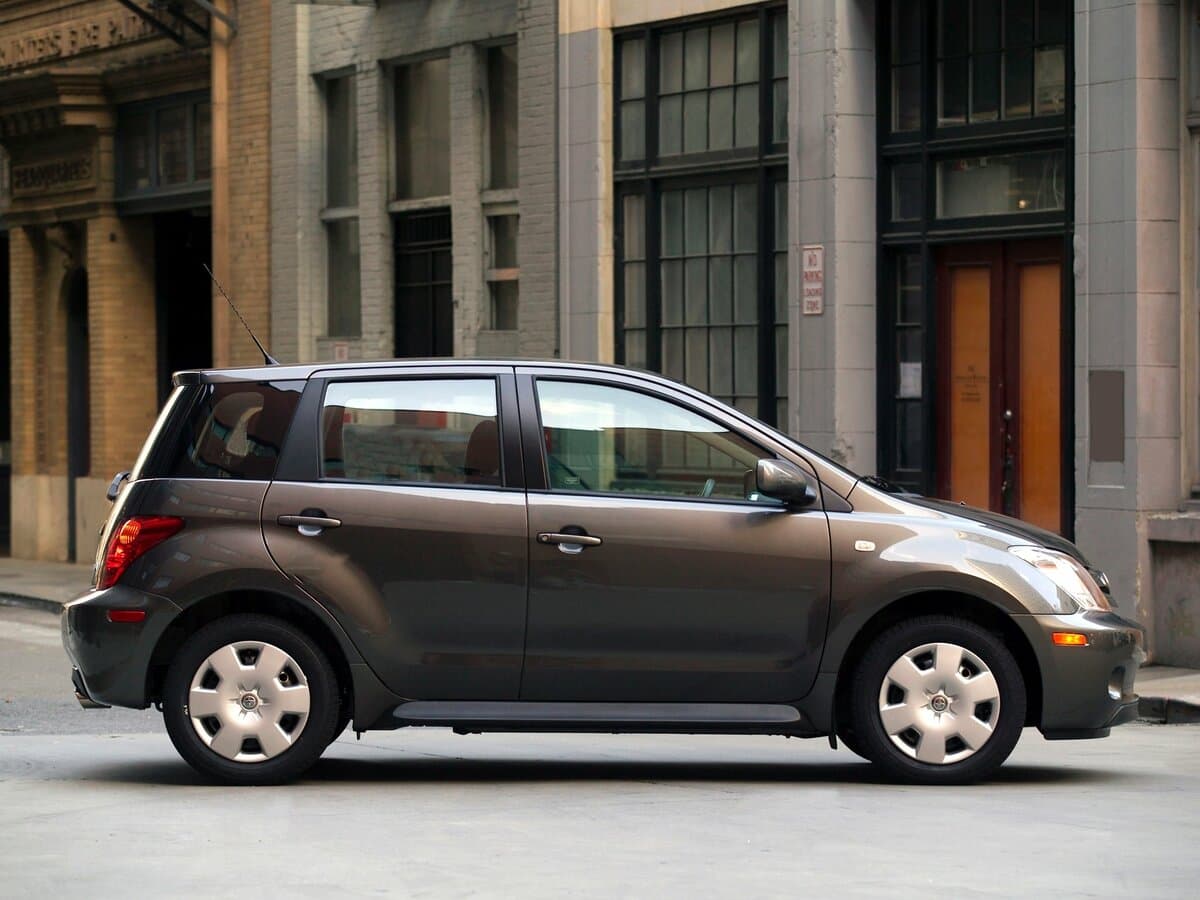 Scion xA 2003 – 2006 — Yandan