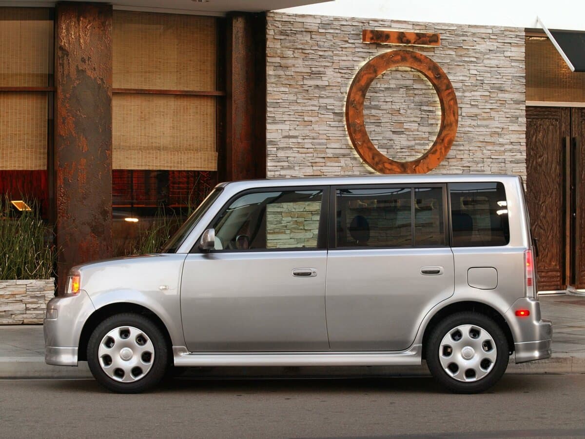 Scion xB I — Yandan