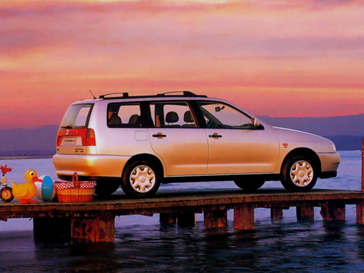SEAT Cordoba I — Yandan