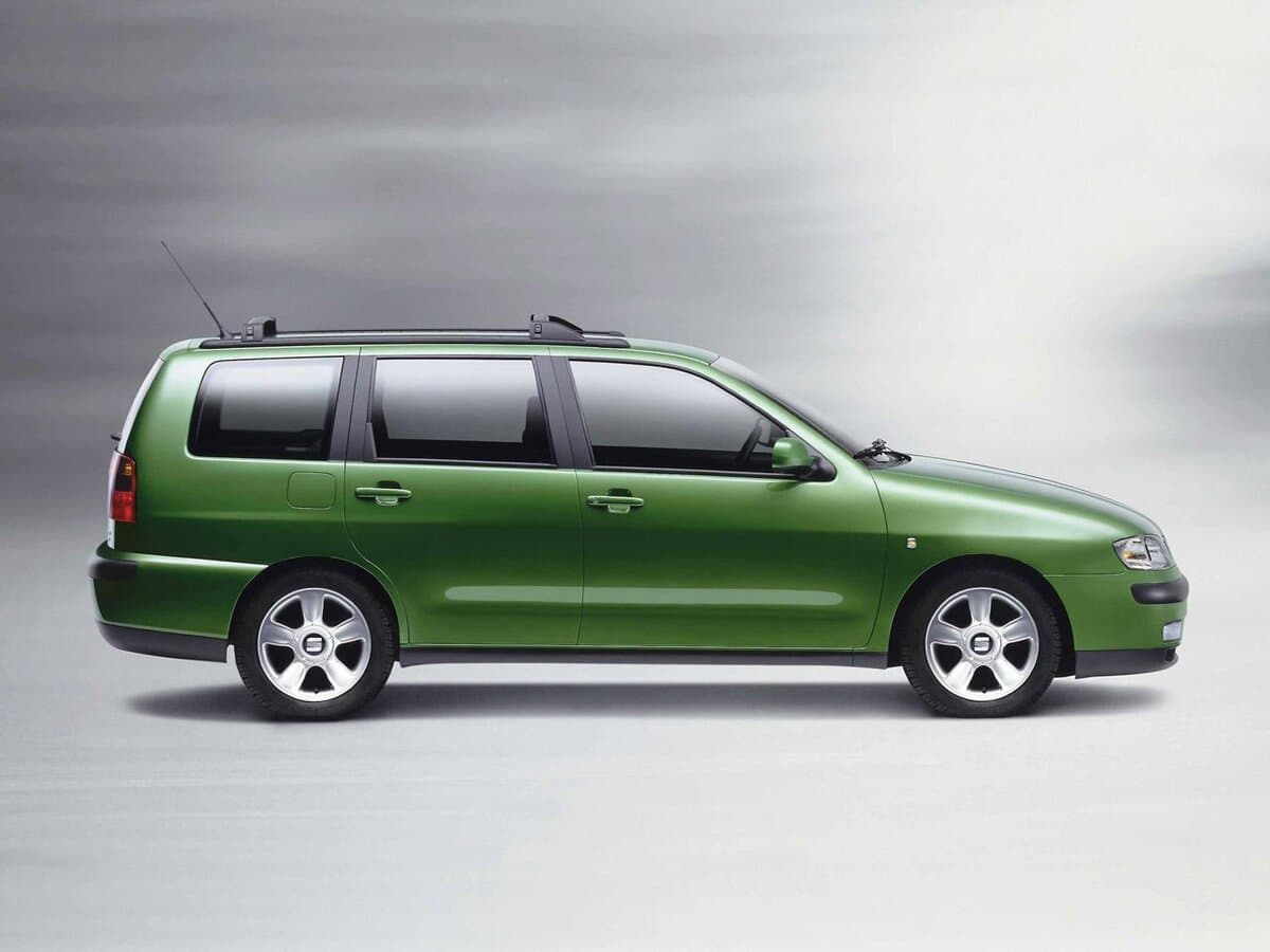 SEAT Cordoba I Restayling — Yandan
