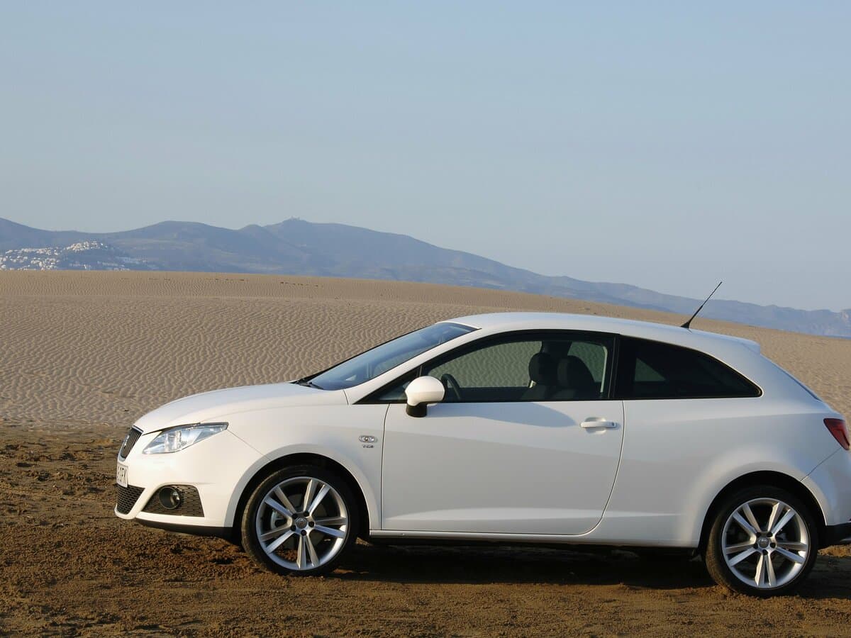 SEAT Ibiza IV — Yandan