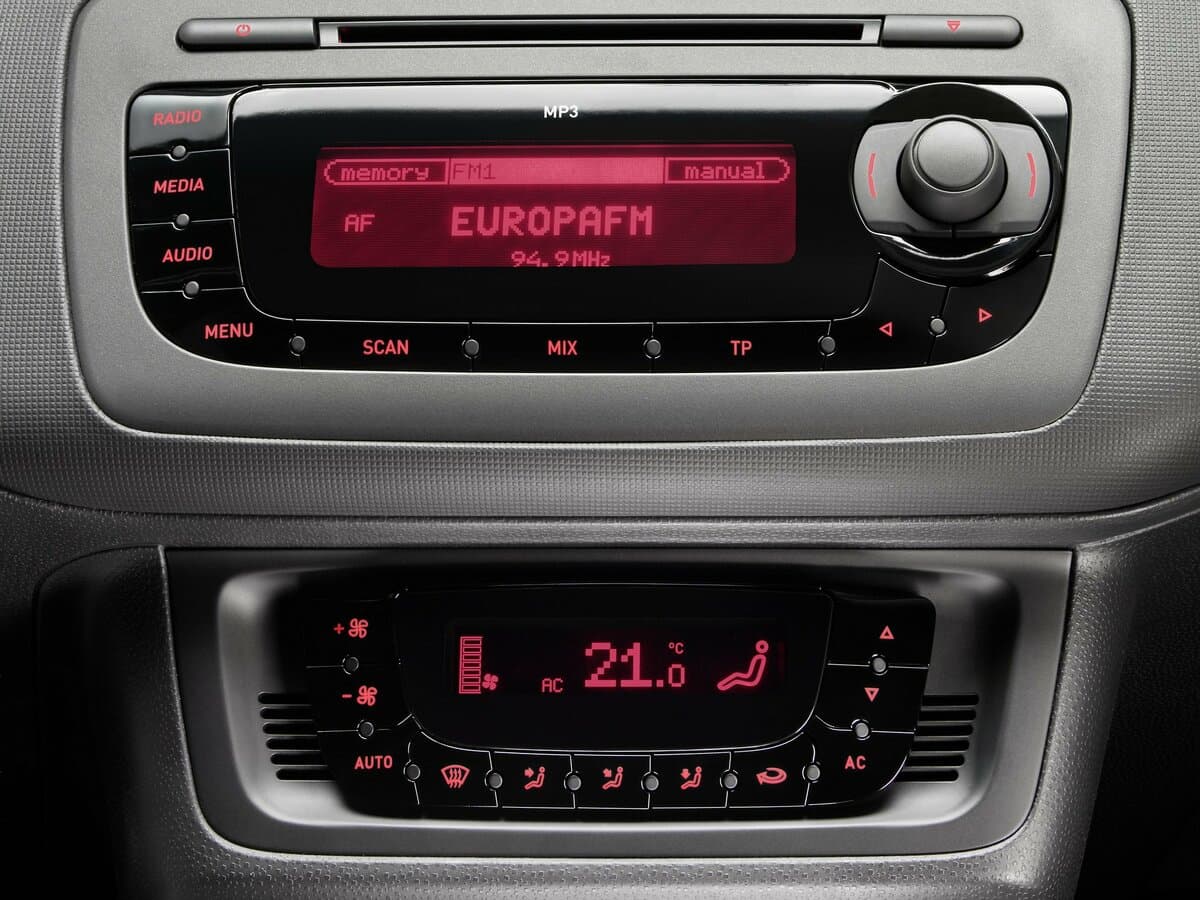 SEAT Ibiza IV — Salon, öndən