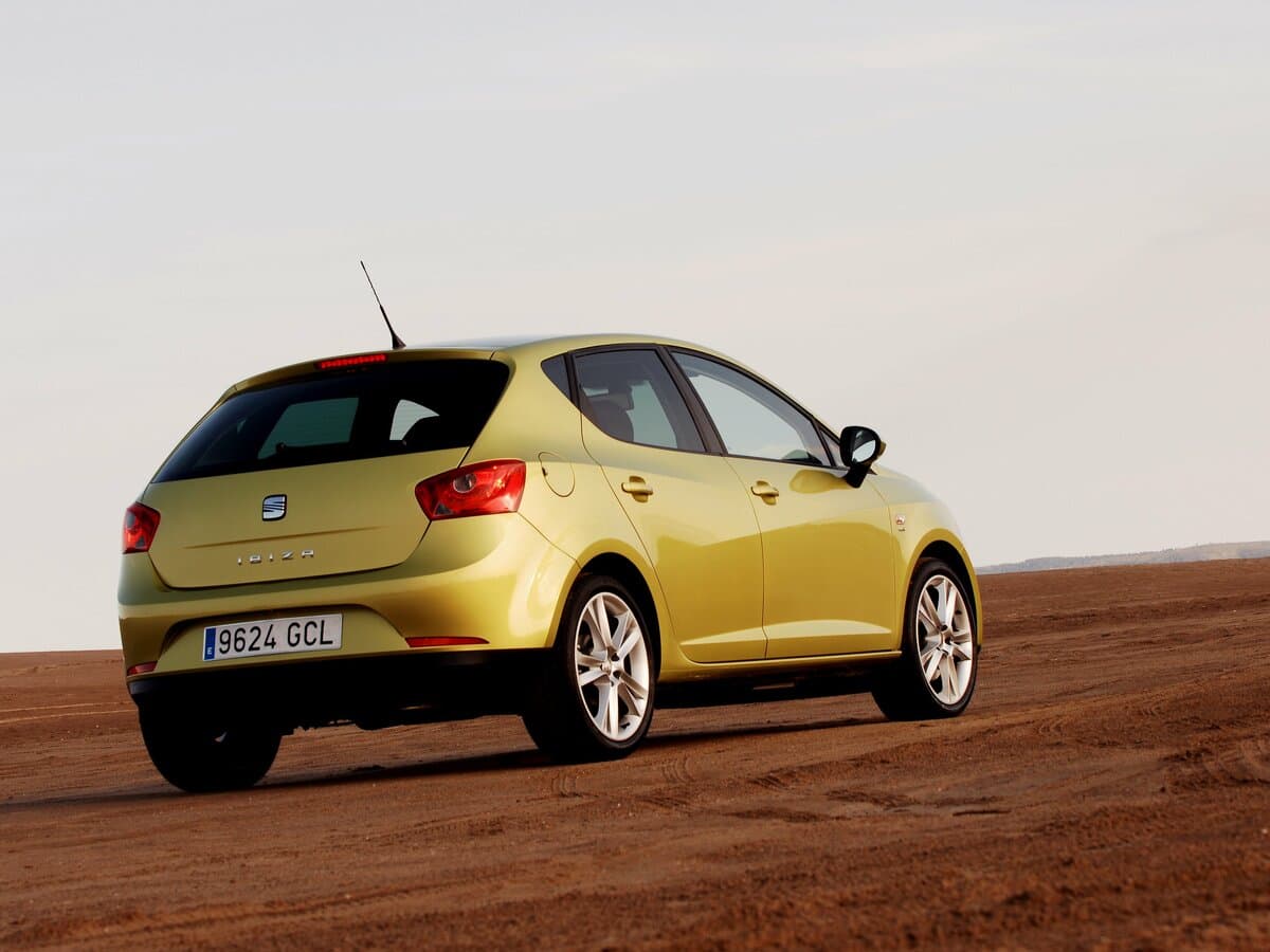 SEAT Ibiza IV — 3/4 arxadan