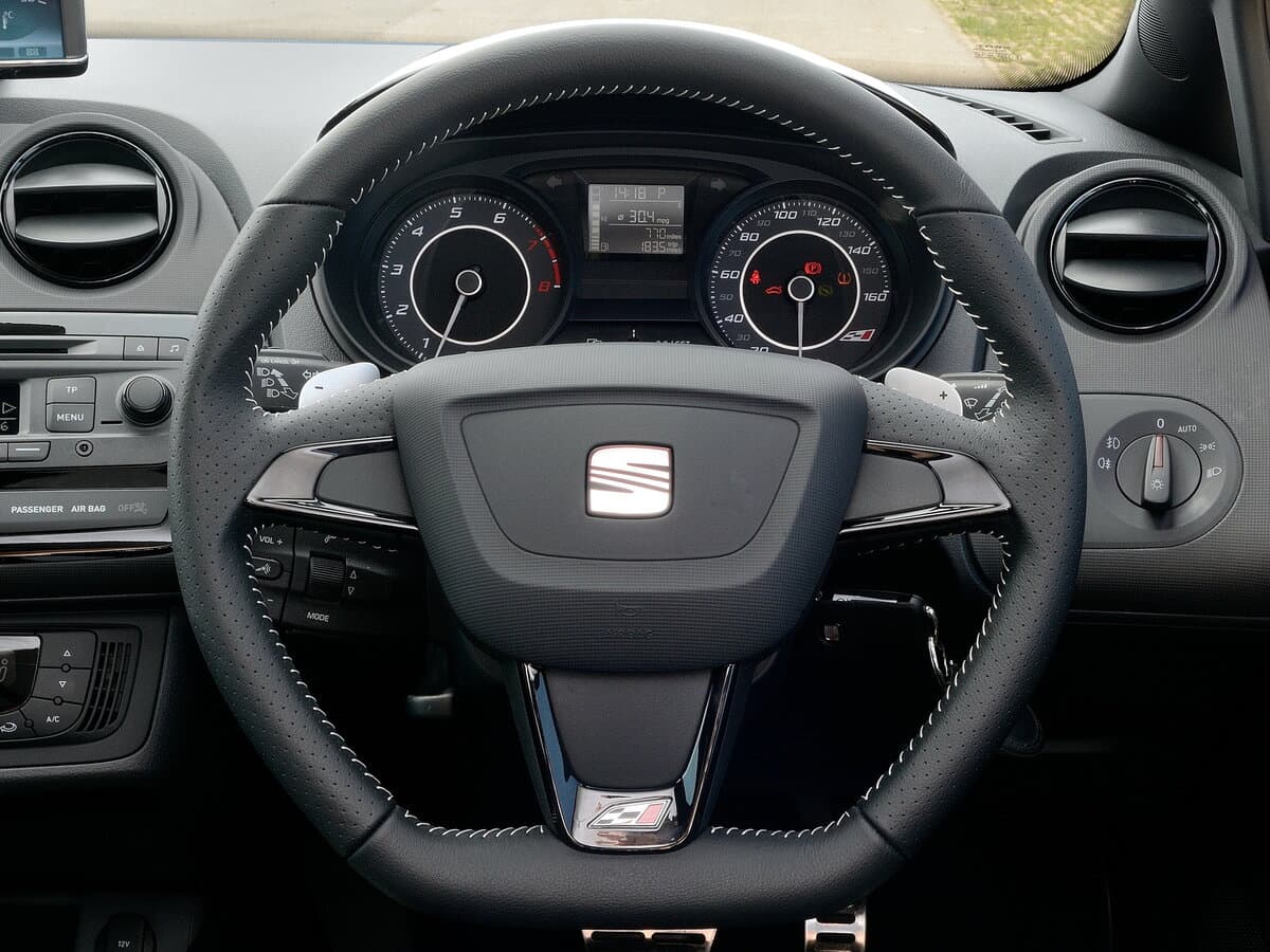 SEAT Ibiza IV Restayling — Sükan