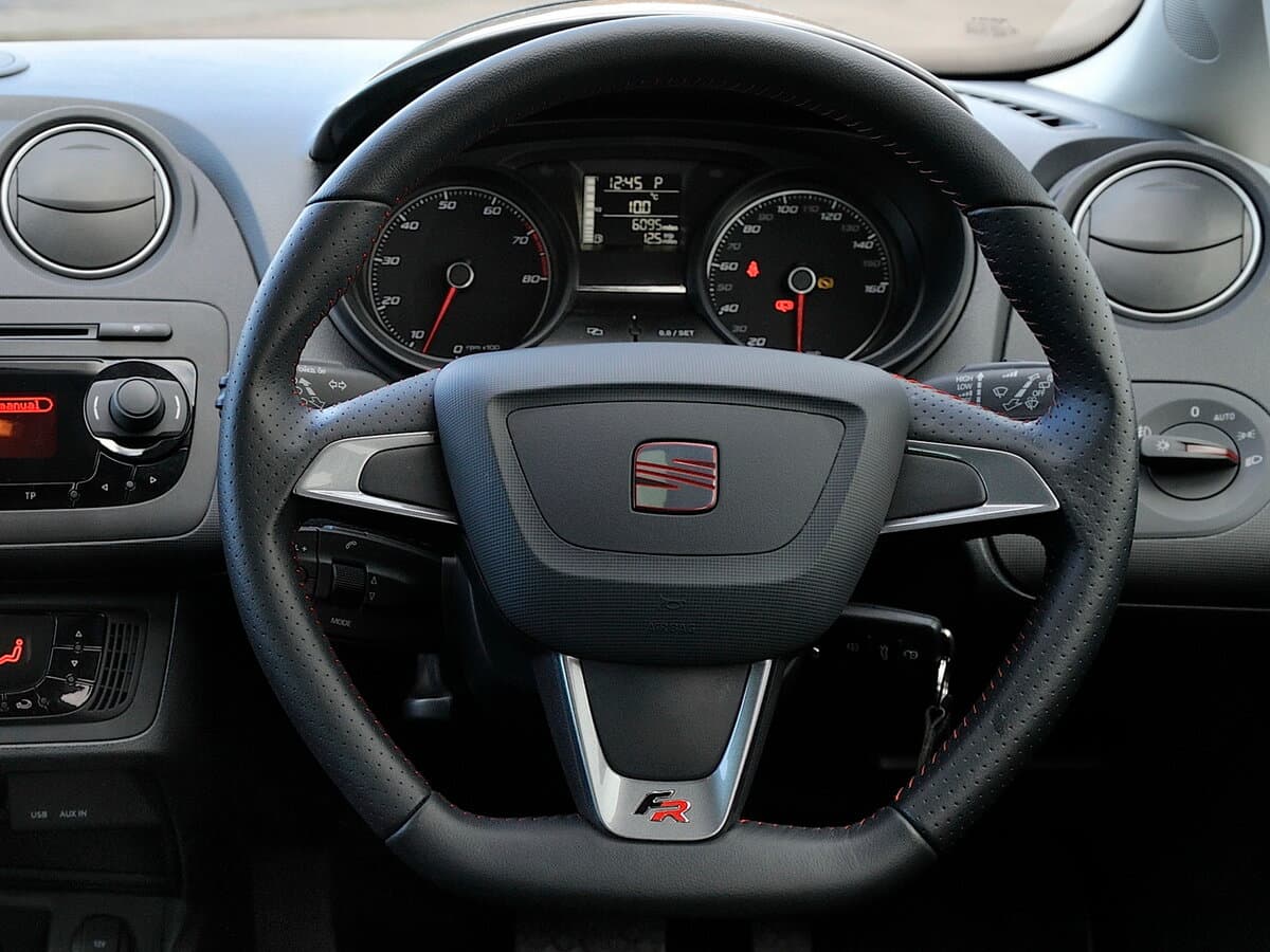 SEAT Ibiza IV Restayling — Sükan
