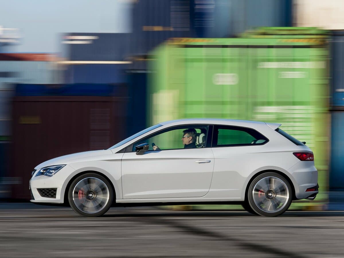 SEAT Leon Cupra III — Yandan