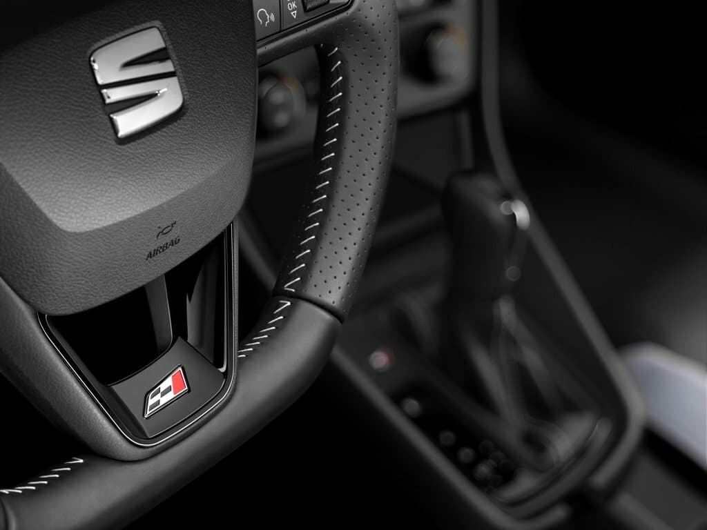 SEAT Leon Cupra III — Salon, öndən