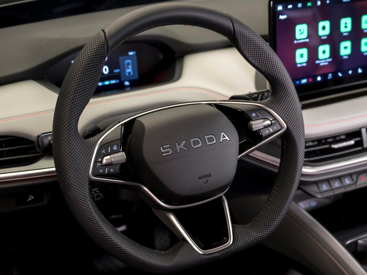 Skoda Elroq 2024 – indiyədək — Sükan