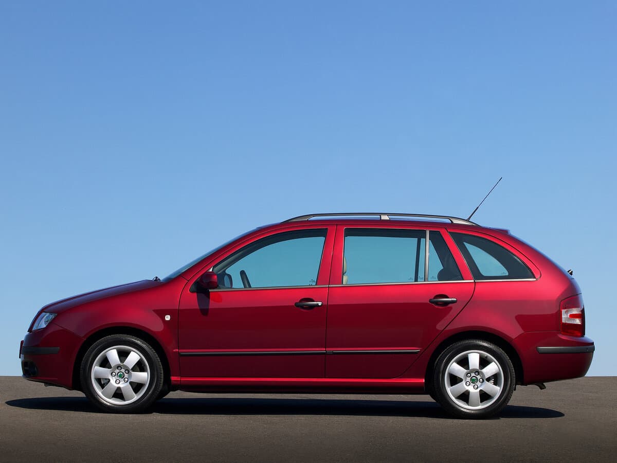 Skoda Fabia I Restayling — Yandan