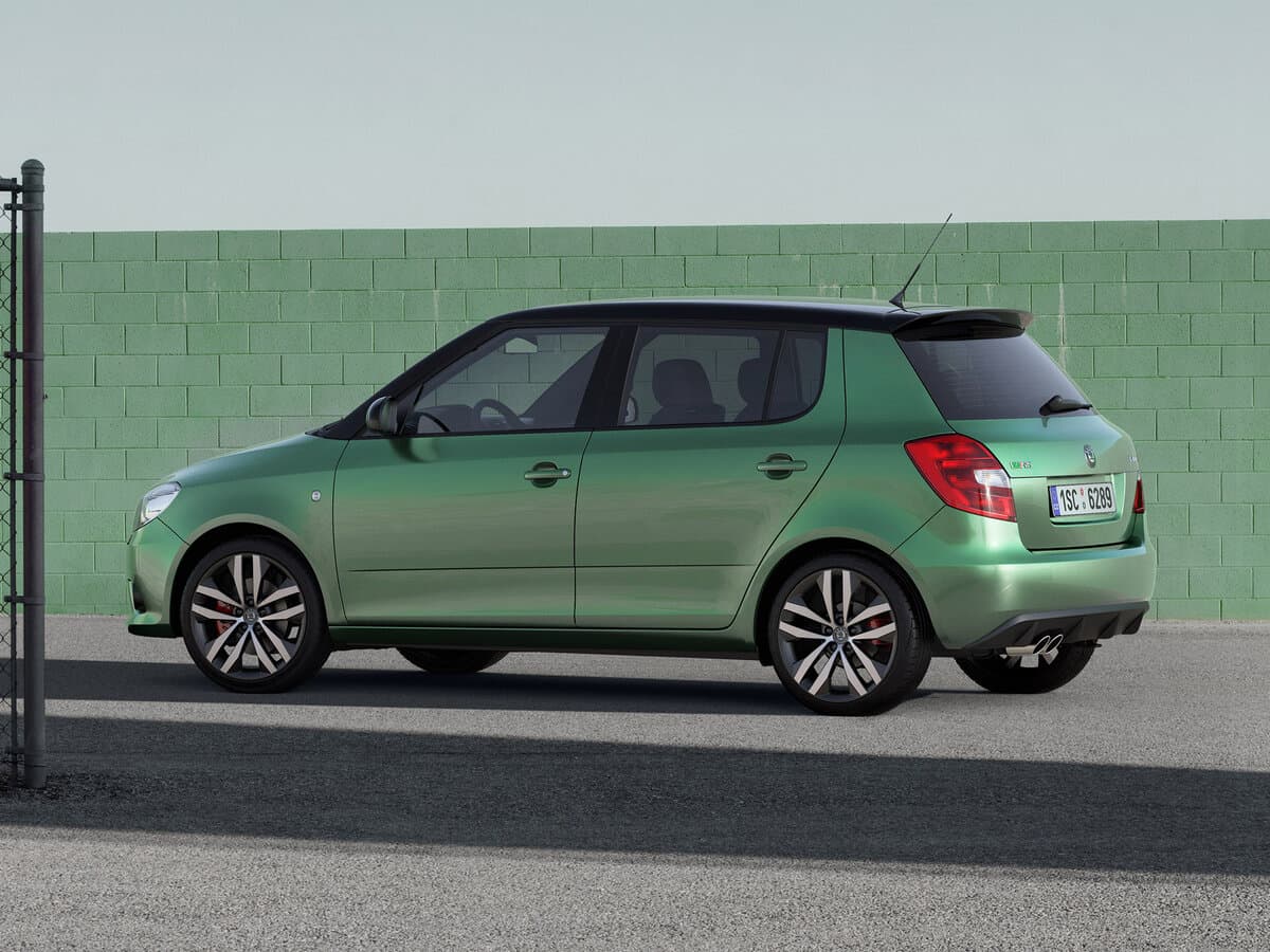 Skoda Fabia RS II — Yandan