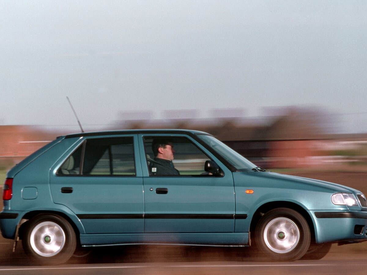 Skoda Felicia I Restayling — Yandan