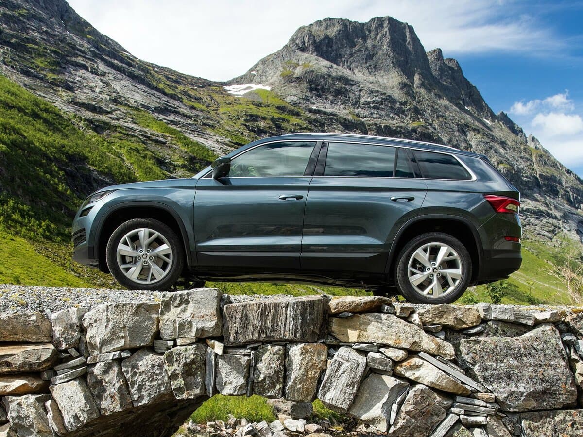 Skoda Kodiaq I — Yandan