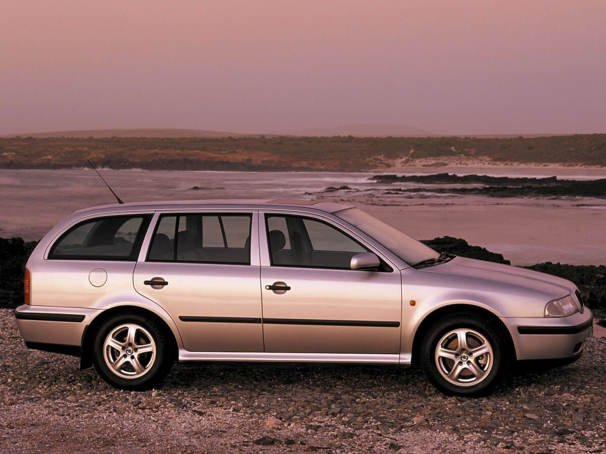 Skoda Octavia I (A4) — Yandan
