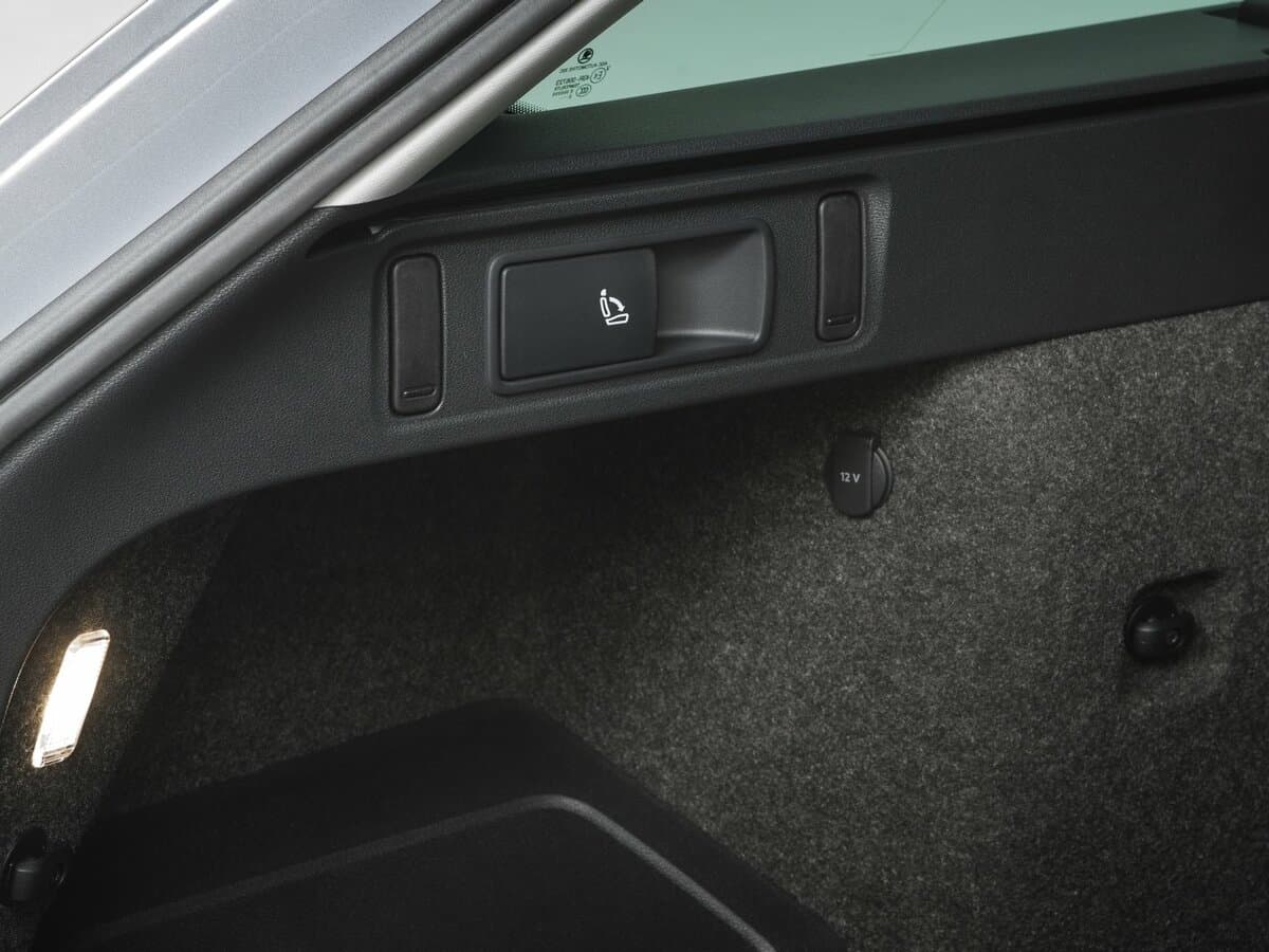 Skoda Octavia III (A7) — Salon, arxadan