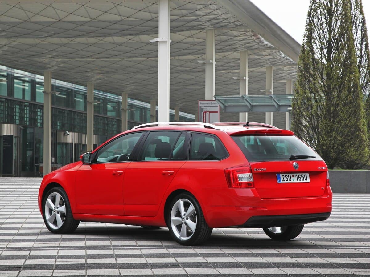 Skoda Octavia III (A7) — 3/4 arxadan