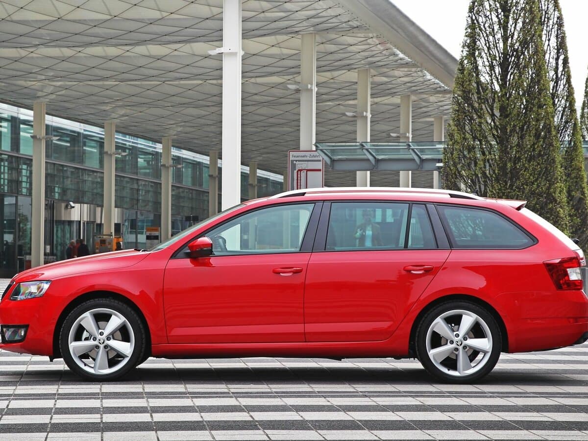 Skoda Octavia III (A7) — Yandan