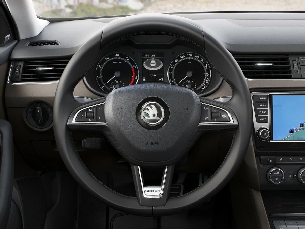 Skoda Octavia III (A7) — Sükan