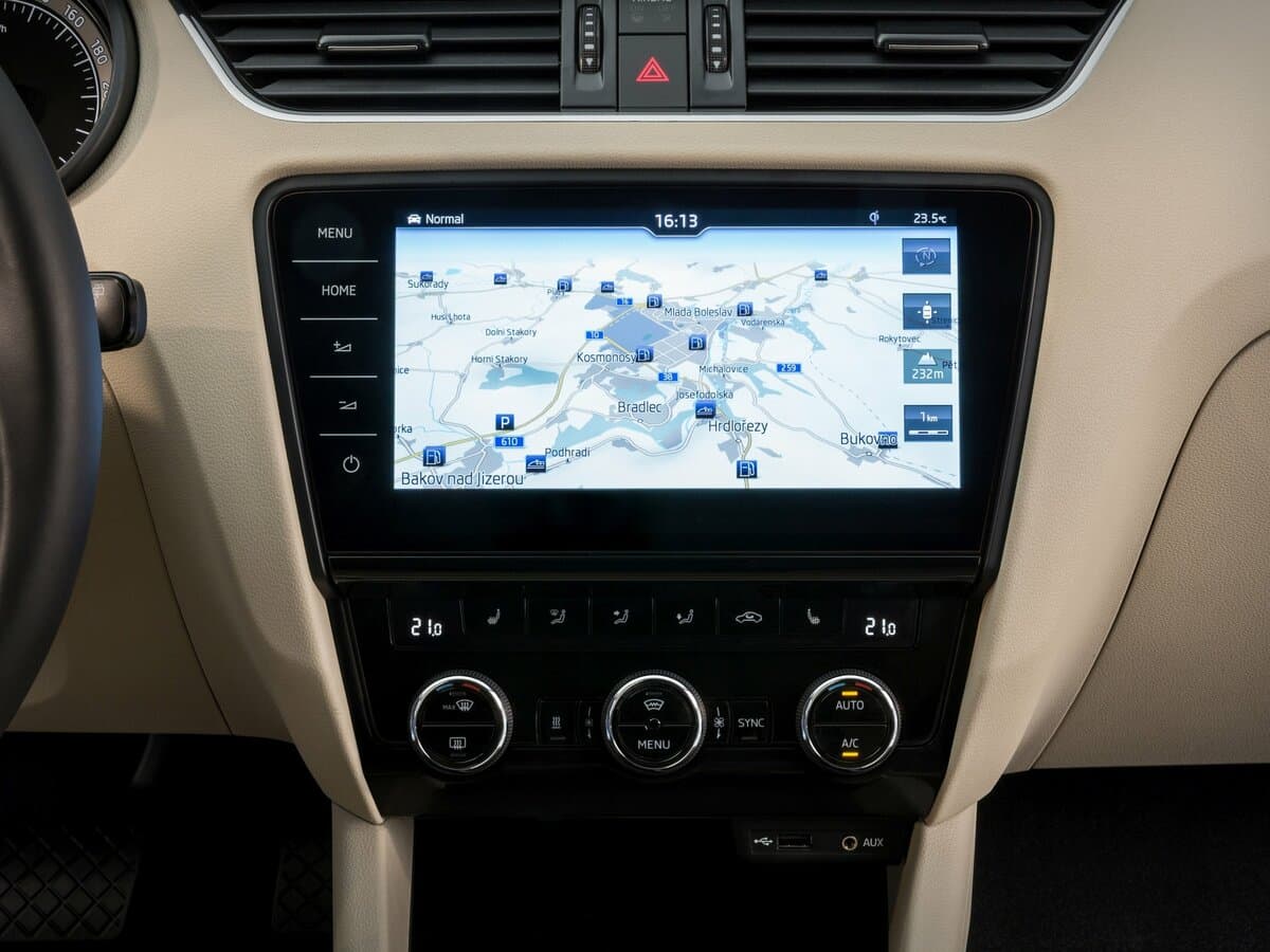 Skoda Octavia III (A7) Restayling — Salon, öndən