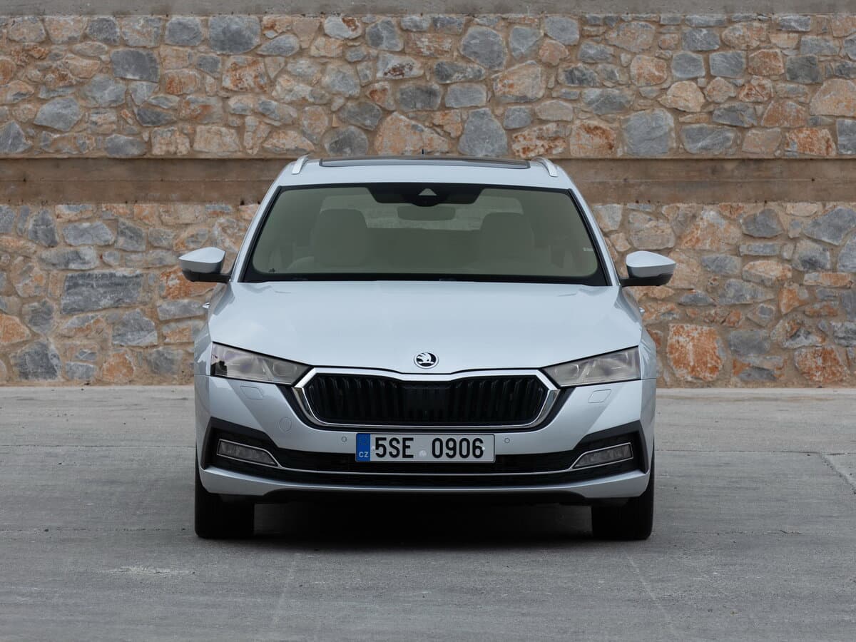 Skoda Octavia IV (A8) — Öndən