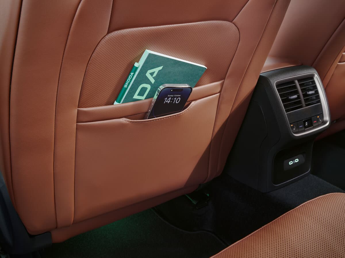 Skoda Octavia IV (A8) Restayling — Salon, öndən