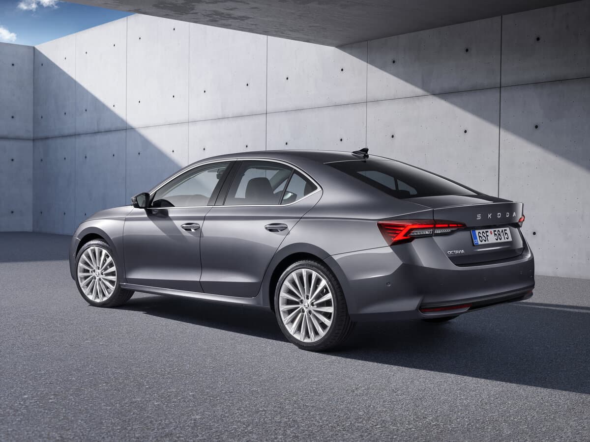 Skoda Octavia IV (A8) Restayling — 3/4 arxadan