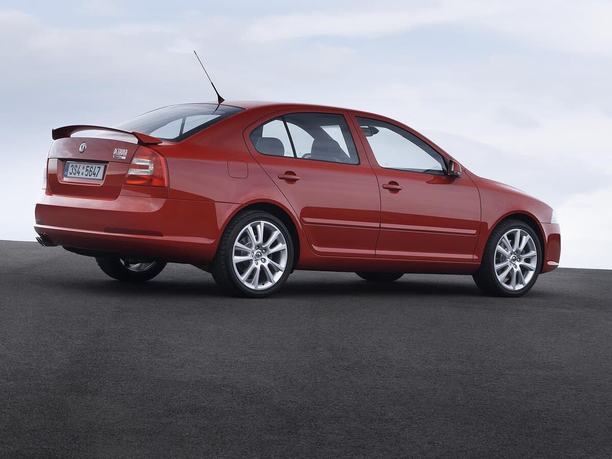 Skoda Octavia RS II — 3/4 arxadan