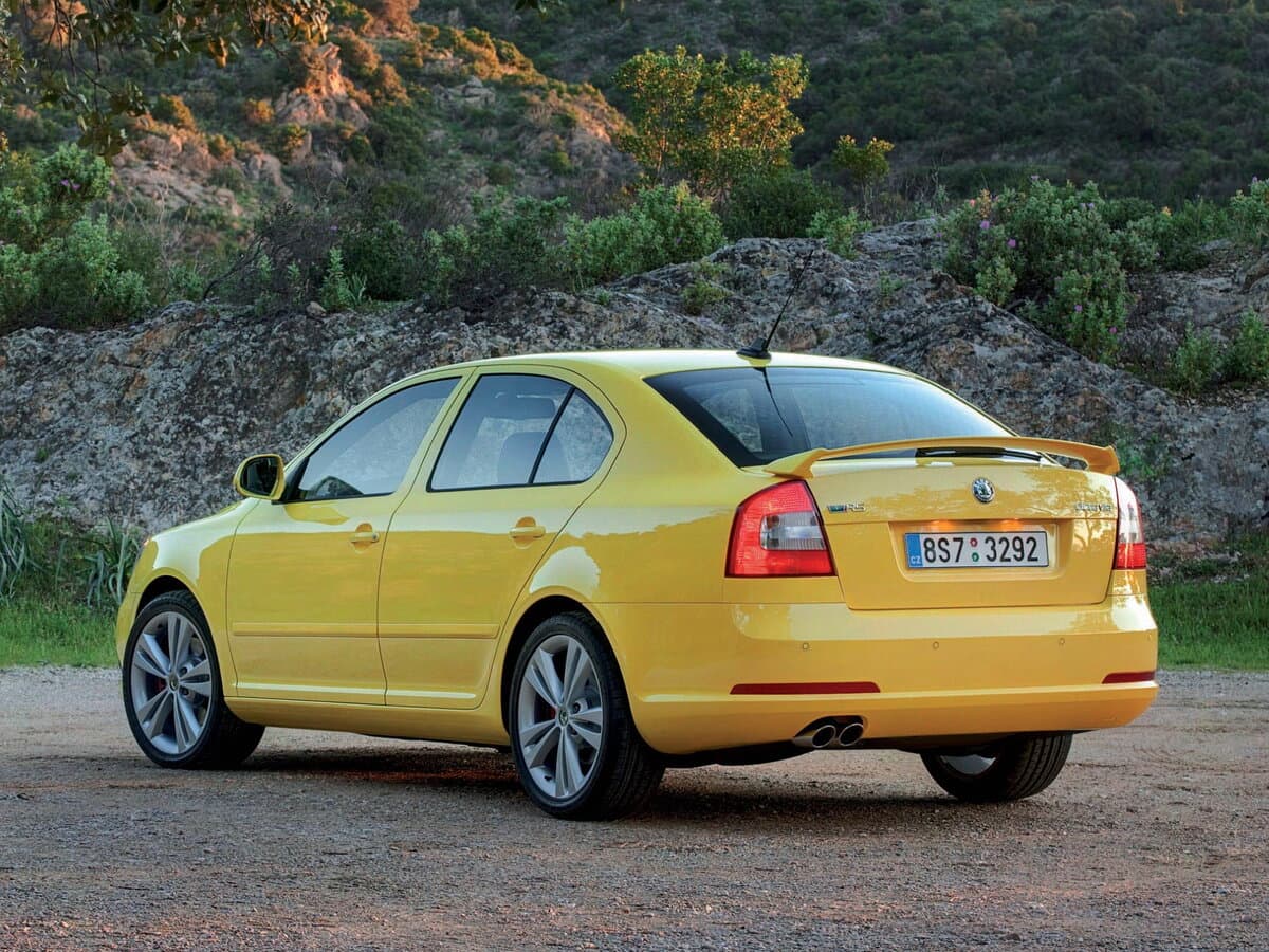 Skoda Octavia RS II Restayling — 3/4 arxadan