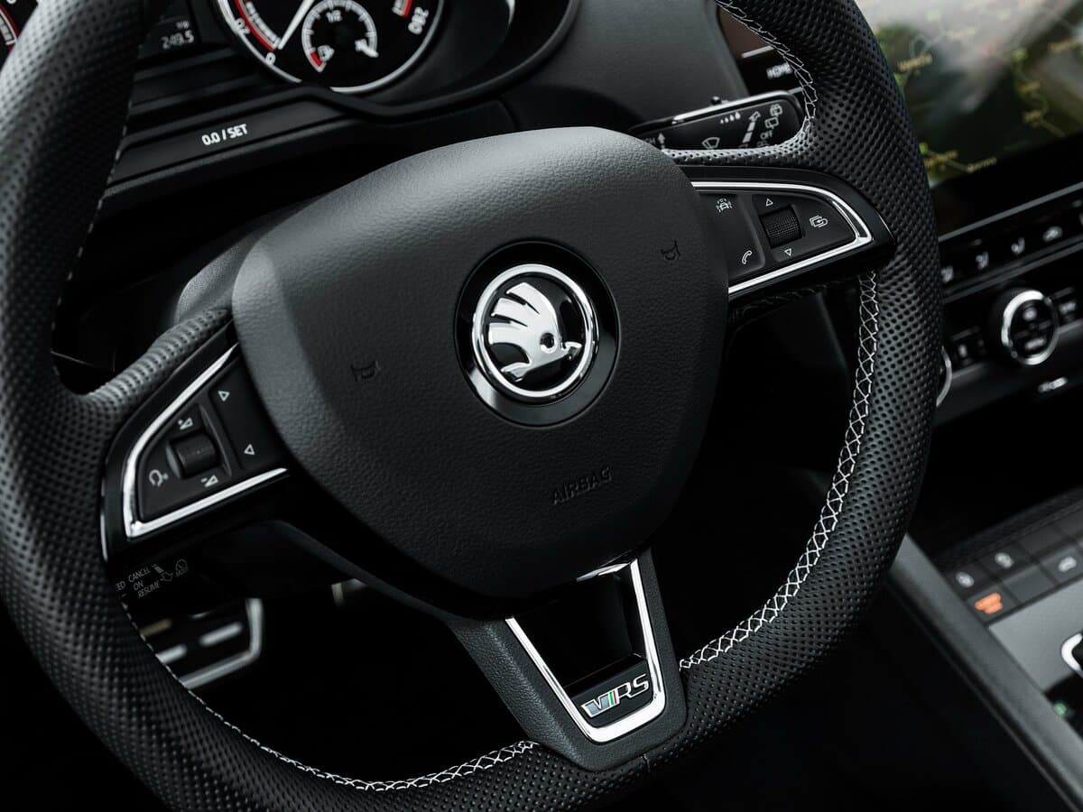 Skoda Octavia RS III Restayling — Sükan