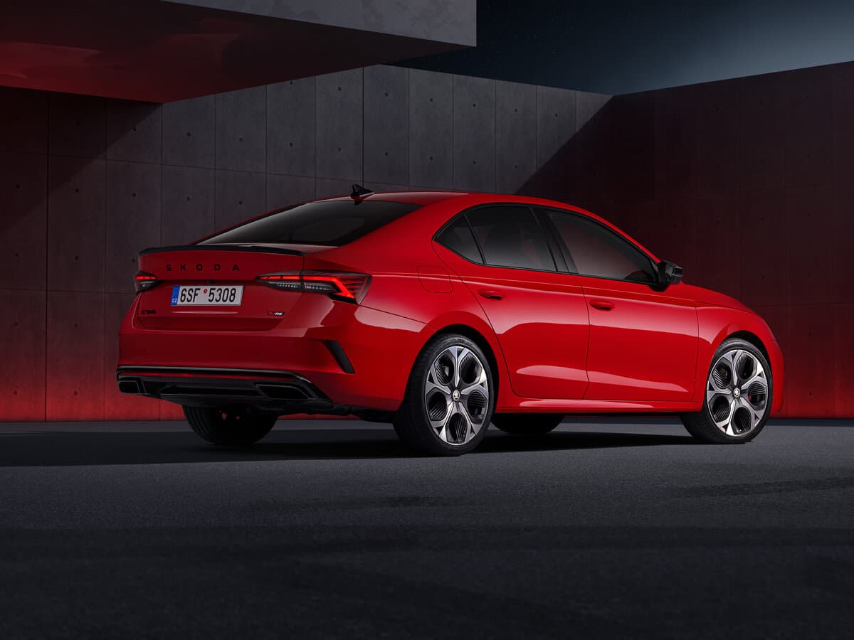 Skoda Octavia RS IV Restayling — 3/4 arxadan