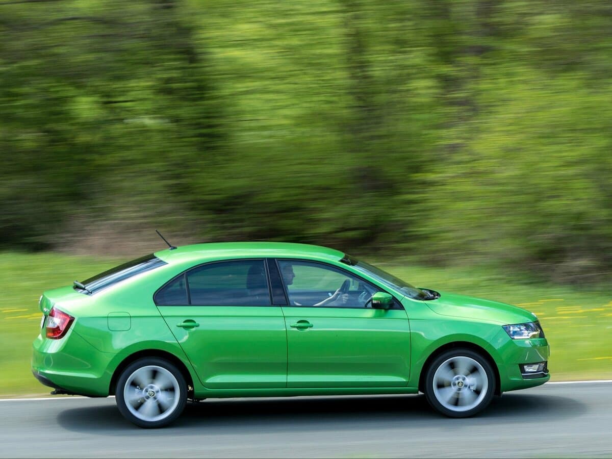 Skoda Rapid I Restayling — Yandan