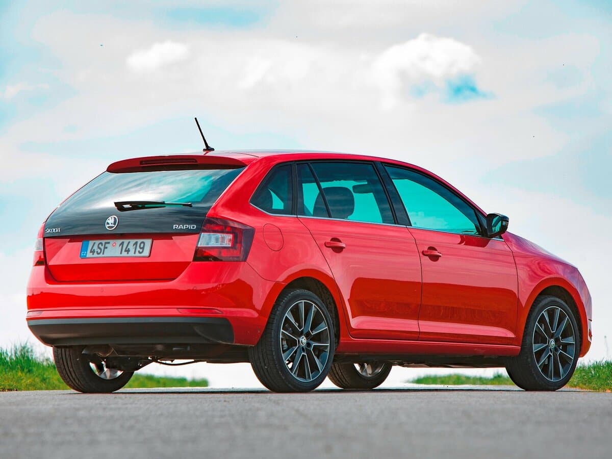 Skoda Rapid I Restayling — 3/4 arxadan