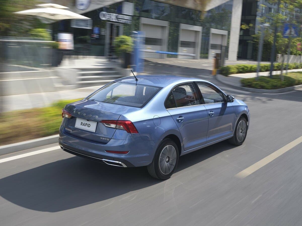 Skoda Rapid II — 3/4 arxadan