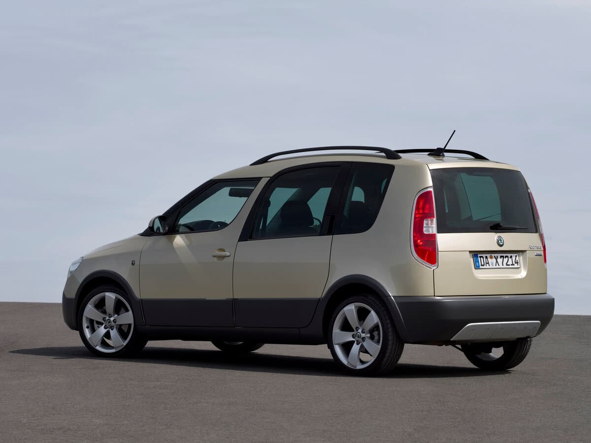 Skoda Roomster I Restayling — 3/4 arxadan