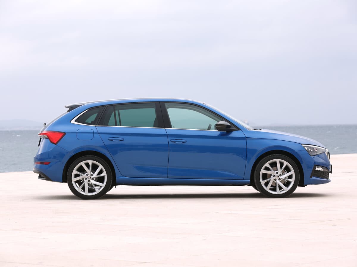 Skoda Scala I — Yandan