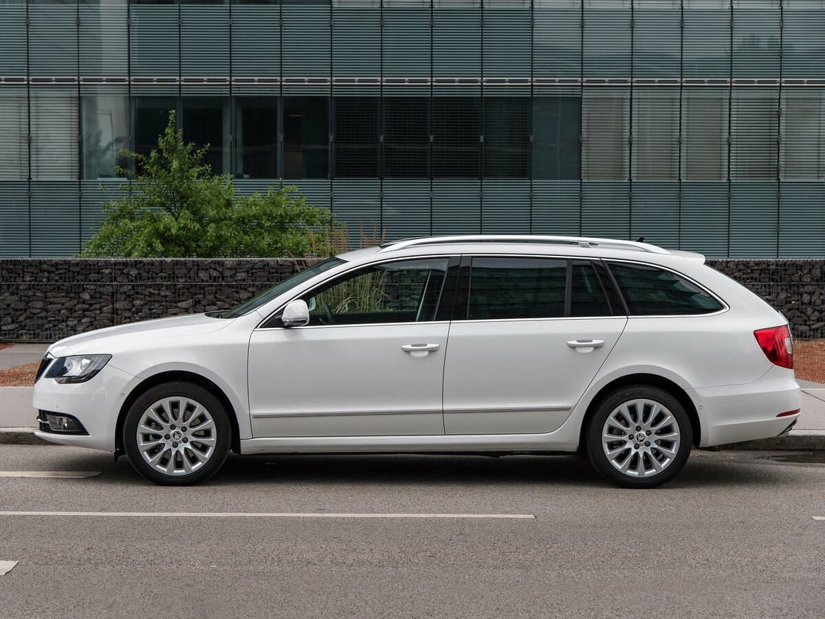 Skoda Superb II Restayling — Yandan