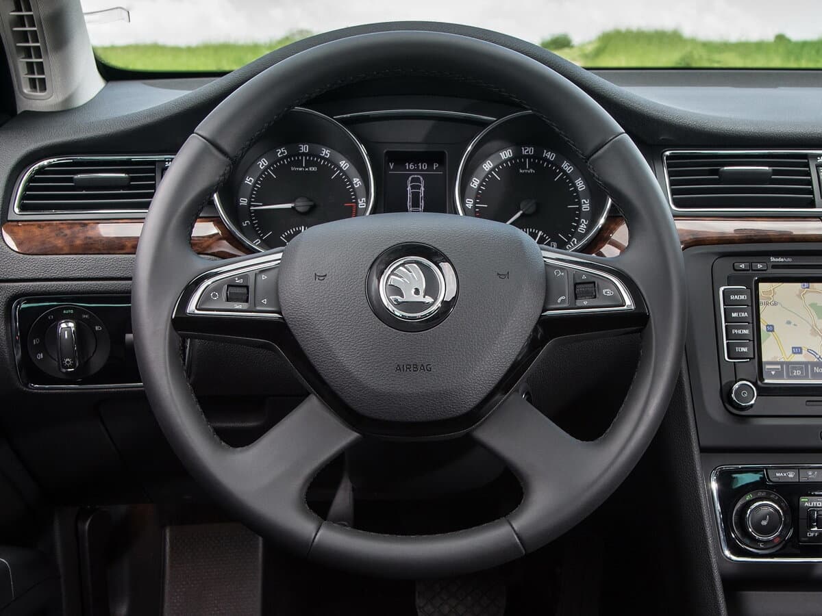 Skoda Superb II Restayling — Sükan