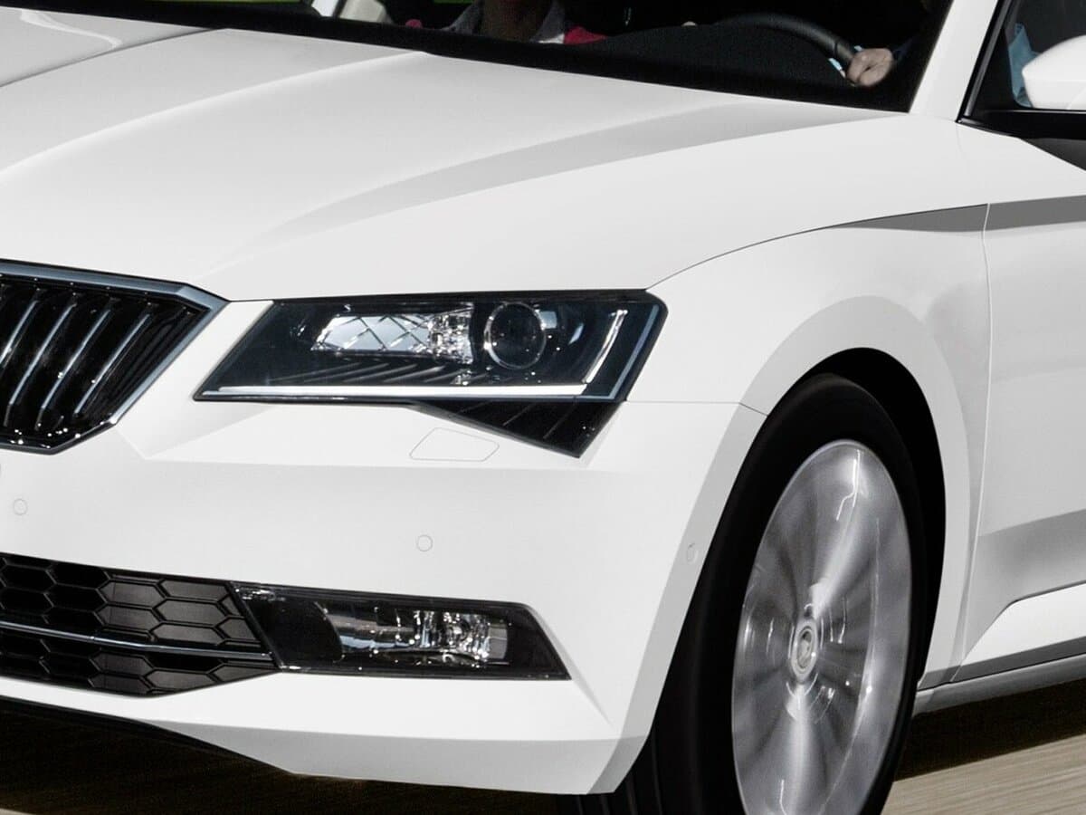 Skoda Superb III — Fara
