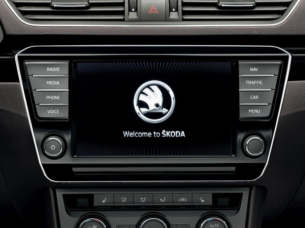 Skoda Superb III — Salon, öndən