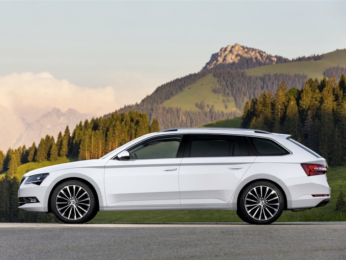 Skoda Superb III — Yandan