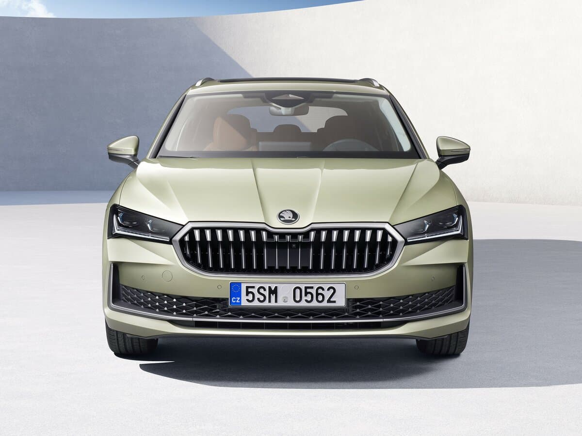 Skoda Superb IV — Öndən
